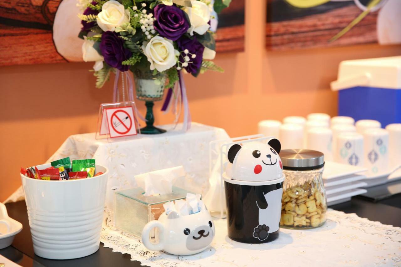 Lucky panda Hotel Chiang Mai Bagian luar foto