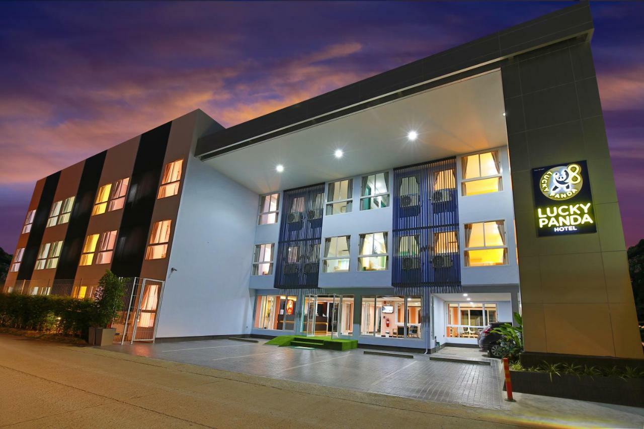 Lucky panda Hotel Chiang Mai Bagian luar foto