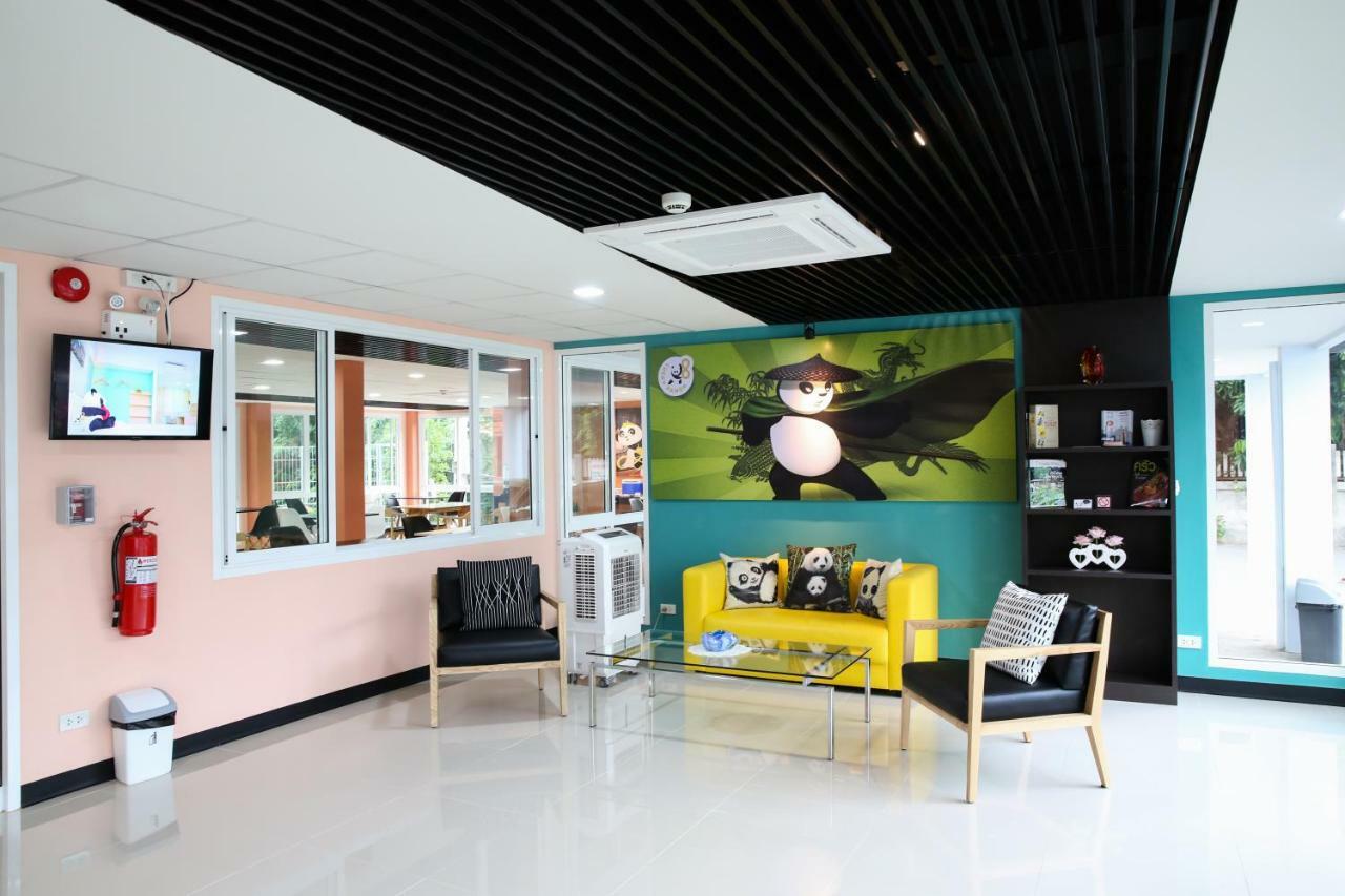 Lucky panda Hotel Chiang Mai Bagian luar foto