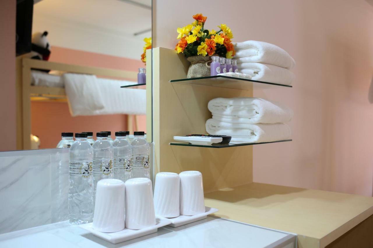 Lucky panda Hotel Chiang Mai Bagian luar foto